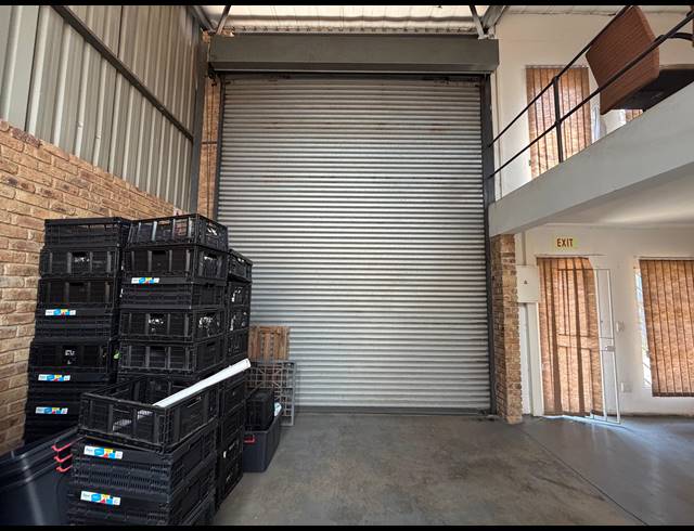 155M² WAREHOUSE TO LET IN CHLOORKOP